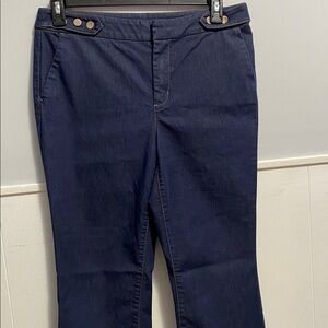 The platinum TROUSER BY CHICO’S Blue dark wash Flared Pants stretch 32